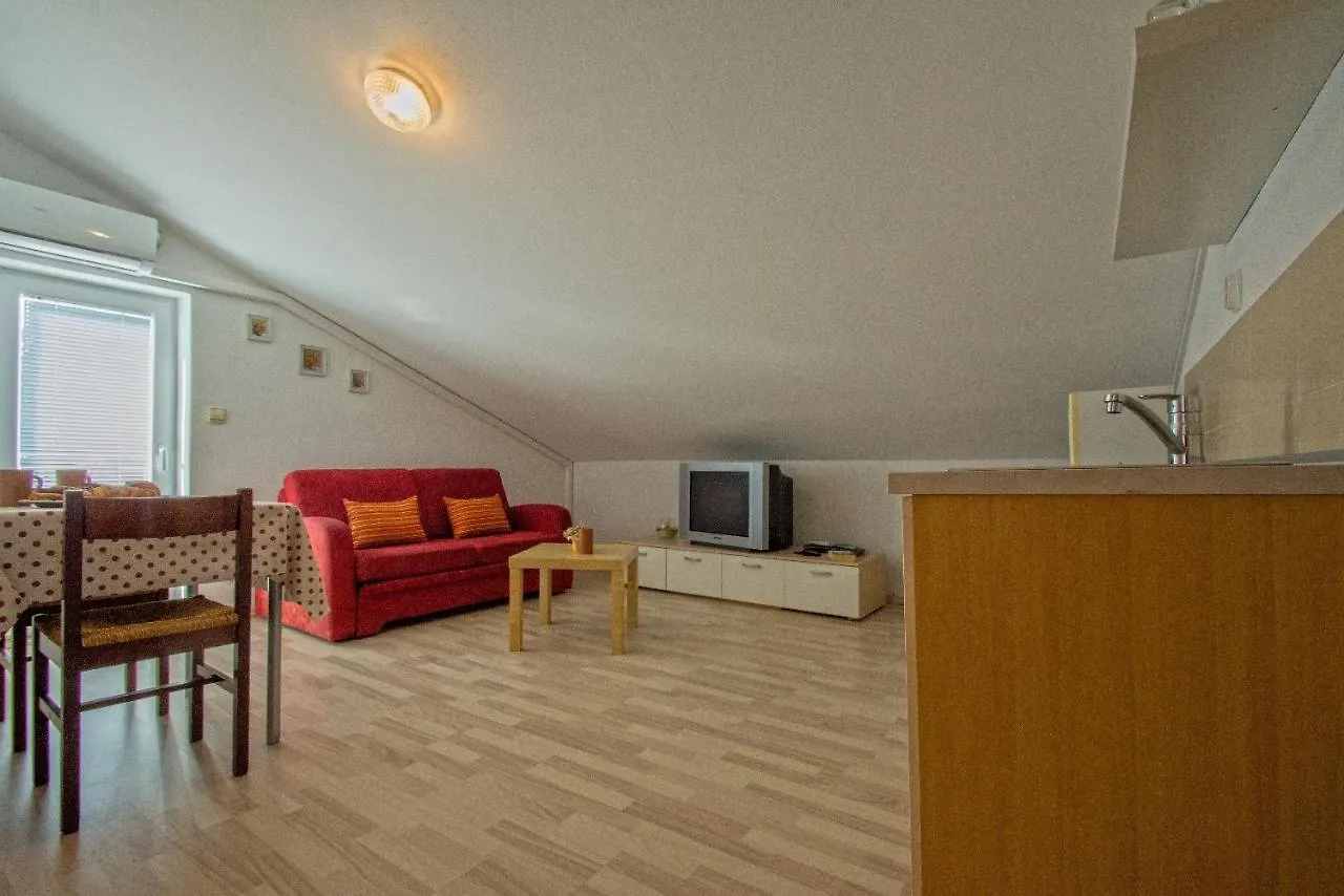 Apartments Sabina - 100M From Sea Crikvenica