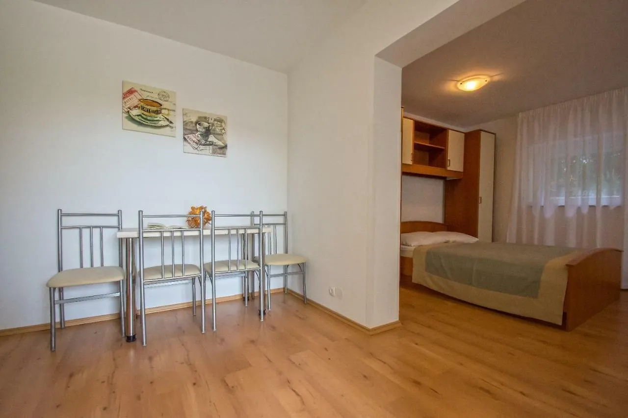 Apartments Sabina - 100M From Sea Crikvenica
